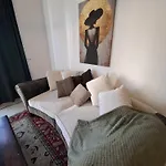 شقة Koebi 91 *